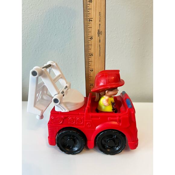 Fisher-Price Little People Fire Engine and Fire Fighter Female Figure - Picture 3 of 3